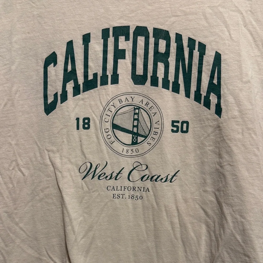 Old Navy California Oversized Graphic Tee Size XS Fits M Green Casual T-Shirt
